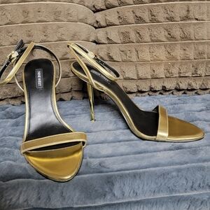 Nine West Black and Gold Heels